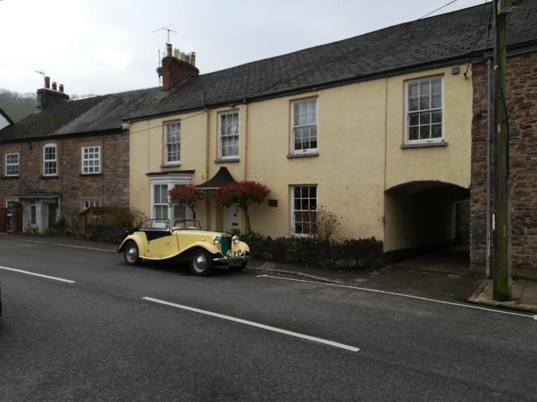Heron House Bampton  Exterior photo